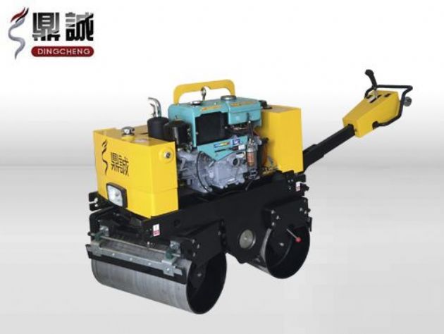 點(diǎn)擊查看詳細(xì)信息<br>標(biāo)題：DC-840-I全液壓手扶雙鋼輪壓路機(jī) 閱讀次數(shù)：15428