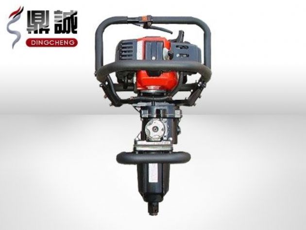 點擊查看詳細(xì)信息<br>標(biāo)題：便攜式內(nèi)燃扳手 閱讀次數(shù)：4864