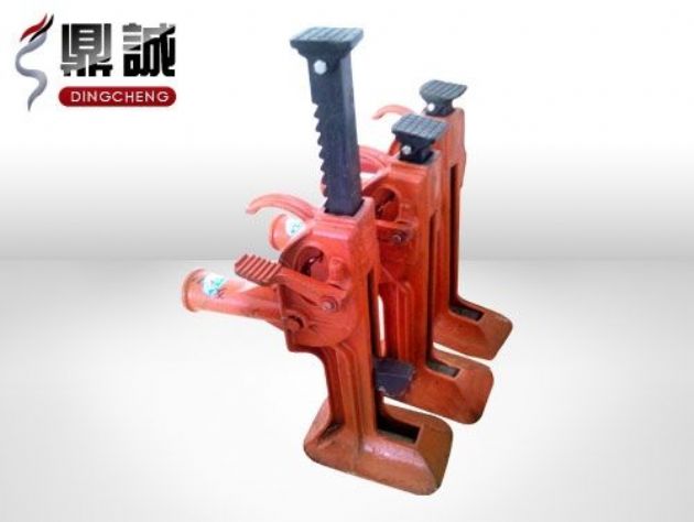 點(diǎn)擊查看詳細(xì)信息<br>標(biāo)題：齒條式起道機(jī) 閱讀次數(shù)：4767