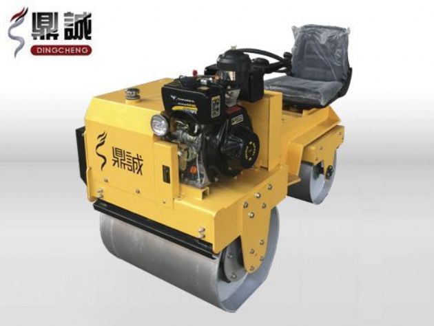 點(diǎn)擊查看詳細(xì)信息<br>標(biāo)題：DC850C座駕式壓路機(jī) 閱讀次數(shù)：16255