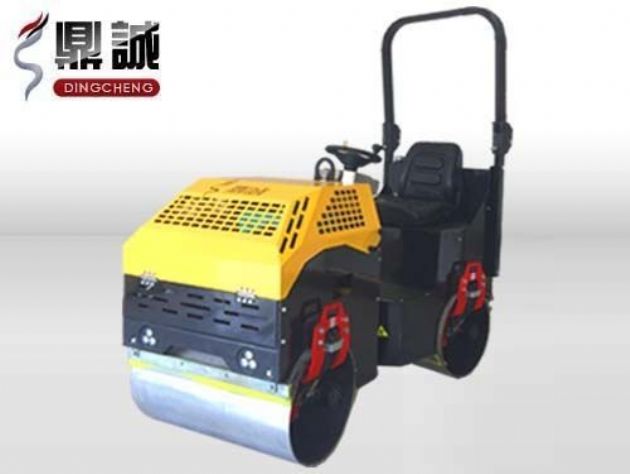 點(diǎn)擊查看詳細(xì)信息<br>標(biāo)題：1噸全液壓振動(dòng)壓路機(jī) 閱讀次數(shù)：15239